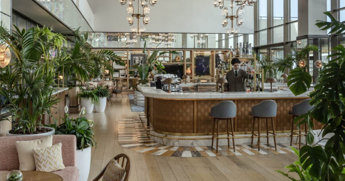 Avra Great Sunday Club: Το πιο γιορτινό cocktail event της χρονιάς στην Αθηναϊκή Ριβιέρα