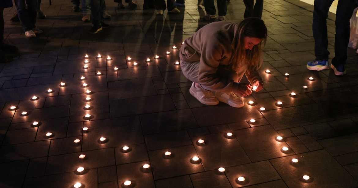 Σίδνεϊ: Δέκα λεπτά απόλυτου τρόμου σκόρπισαν πατέρας και γιος – Στους 16 ο αριθμός των νεκρών μετά το αιματοκύλισμα