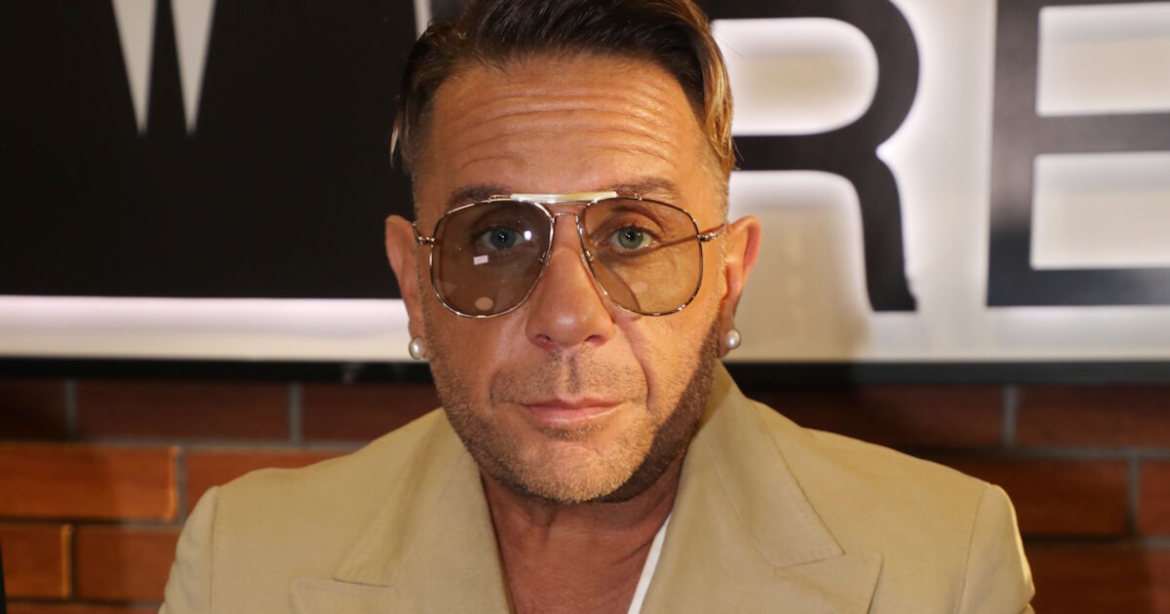 Γιώργος Μαζωνάκης: Από τα δύσκολα παιδικά χρόνια, στο Δρομοκαΐτειο κι από τις πίστες, στη μήνυση για ανήθικες προτάσεις