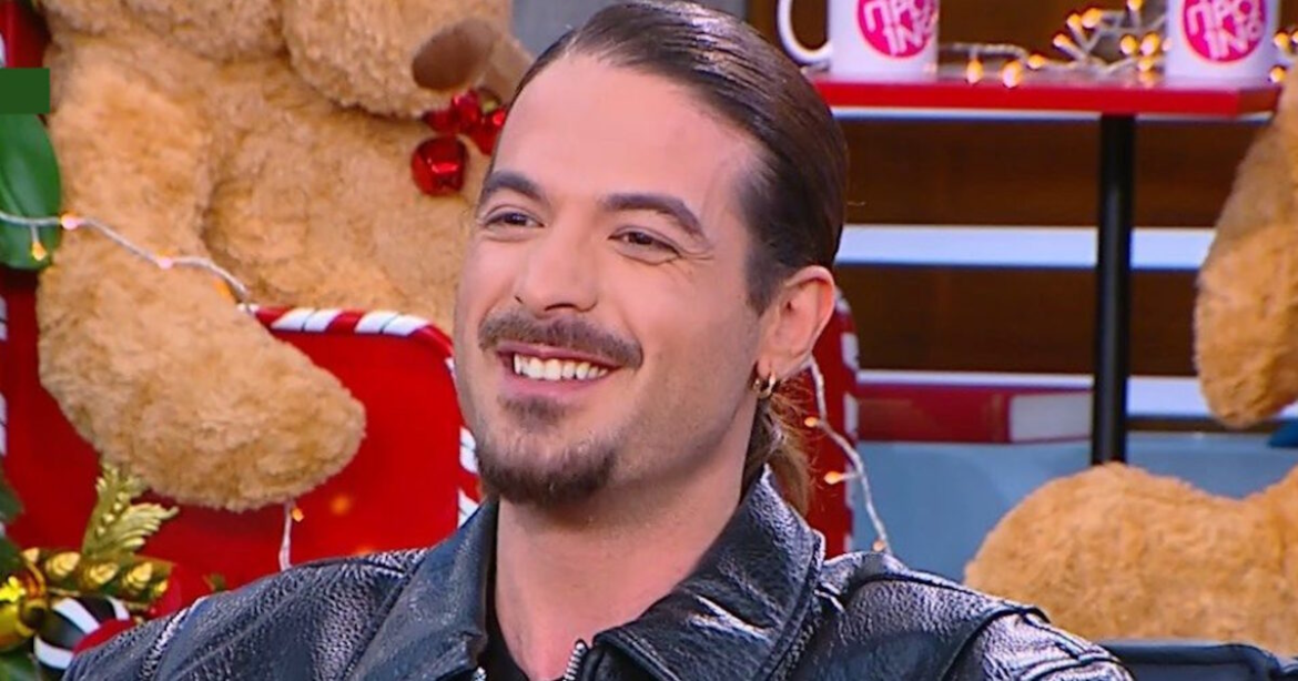 Άρης Μουγκοπέτρος: Φοράω το χέρι τρεις μέρες, ήρθαν οι κόρες μου, το χαϊδέψαν και είπαν «μπαμπά το μιμί πέρασε»