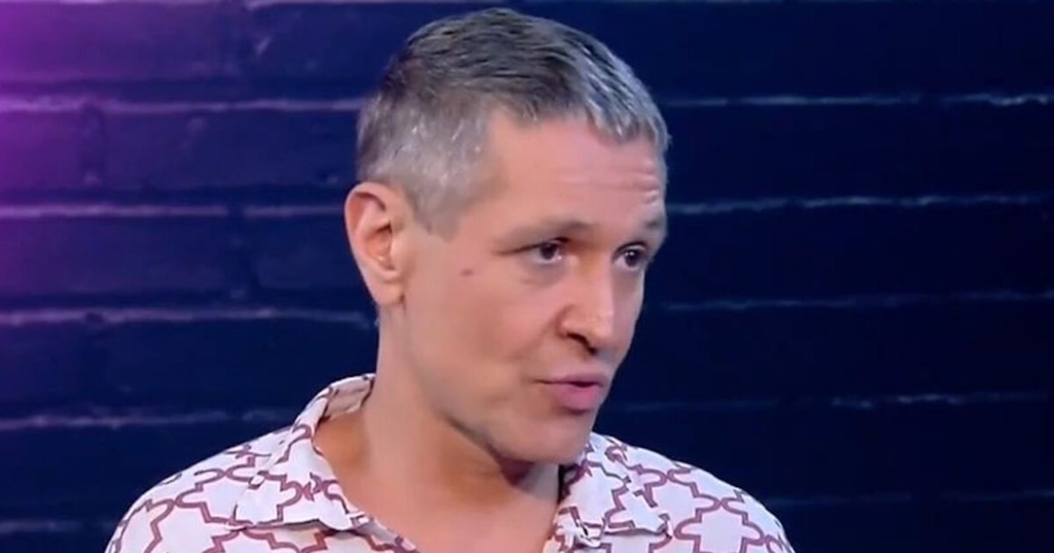 Αιμίλιος Χειλάκης: Συνάδελφος από τις «Άγριες Μέλισσες» έστειλε μήνυμα στον σκηνοθέτη, «μην τον πάρεις γιατί είναι φίλος του Λιγνάδη»