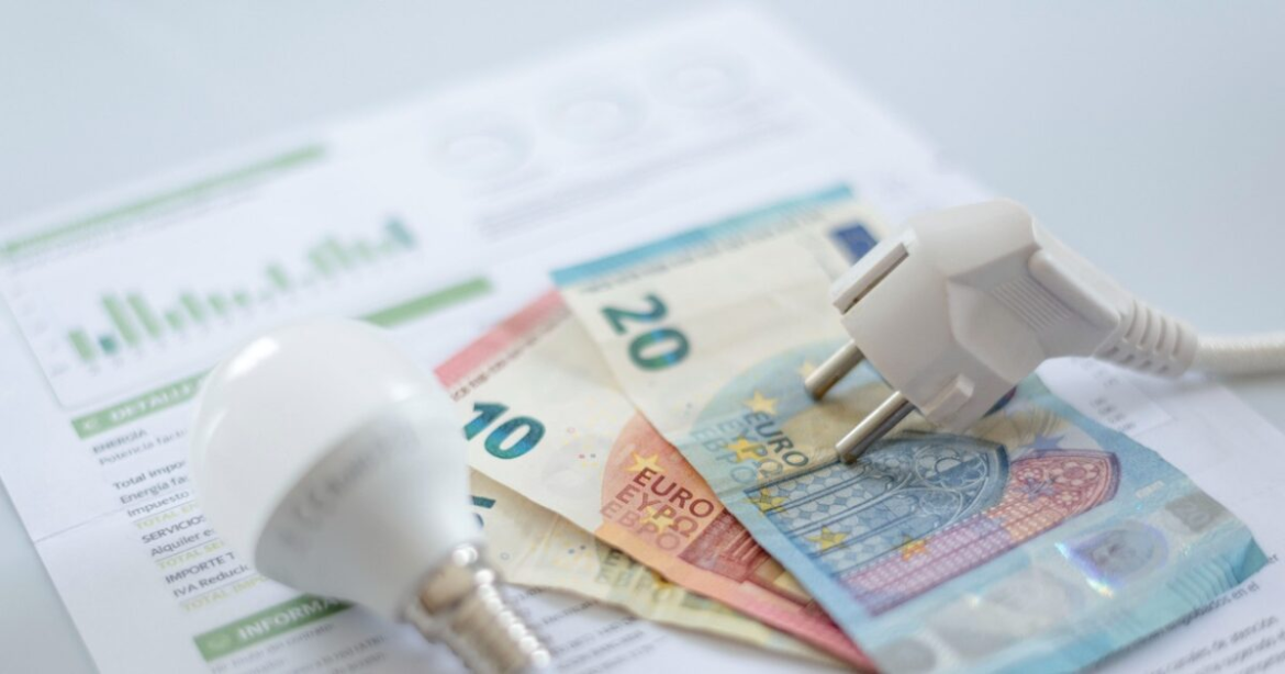 Ηλεκτρικό ρεύμα: Σταθερή η εικόνα στα επαγγελματικά τιμολόγια το Δεκέμβριο – Δείτε όλες τις τιμές