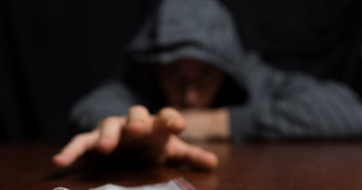 Ο «Φρατέλο», ο «Ζούμπο», τα βασανιστήρια των ανήλικων που πουλούσαν ναρκωτικά στα σχολεία και η «καβάτζα» στα Πατήσια