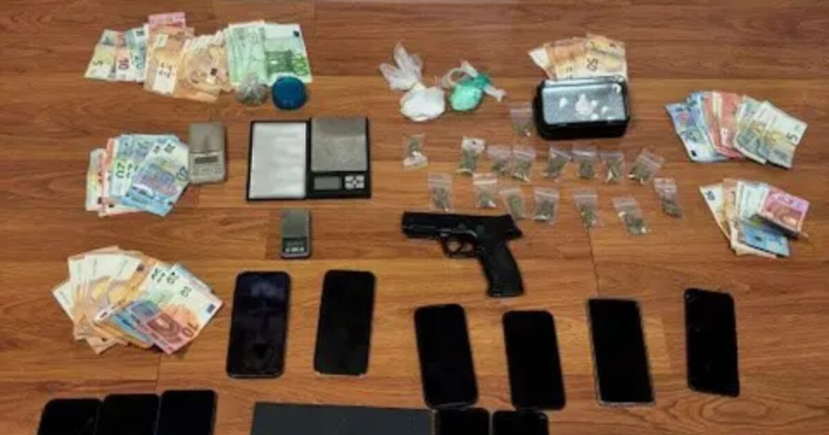 Προφυλακιστέοι και οι «12» που κατηγορούνται για διακίνηση ναρκωτικών στα σχολεία – «Είμαστε απλά χρήστες»