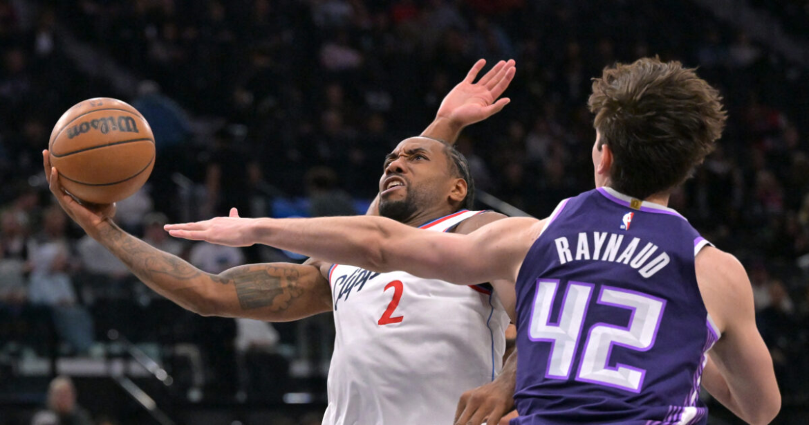 Αποτελέσματα NBA: Σαρώνουν οι Κλίπερς του φανταστικού Λέοναρντ, υποχωρούν οι Λέικερς