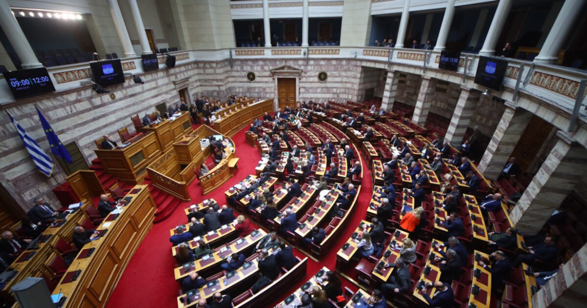 Υπερψηφίστηκε το νομοσχέδιο για τις Ένοπλες Δυνάμεις: «Να είμαστε έτοιμοι να προασπίσουμε την κυριαρχία μας» είπε ο Δένδιας