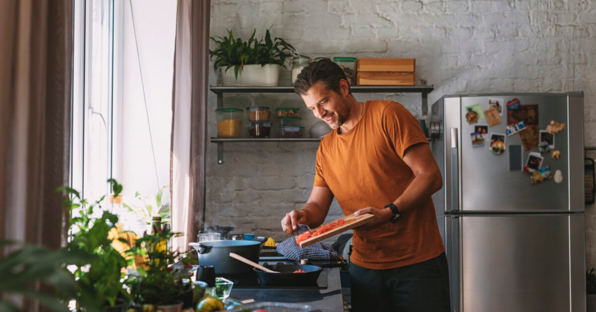 Παστίτσιο, μανιταρόπιτα και γίγαντες με λουκάνικο ξεχωρίζουν στο μενού της επόμενης εβδομάδας