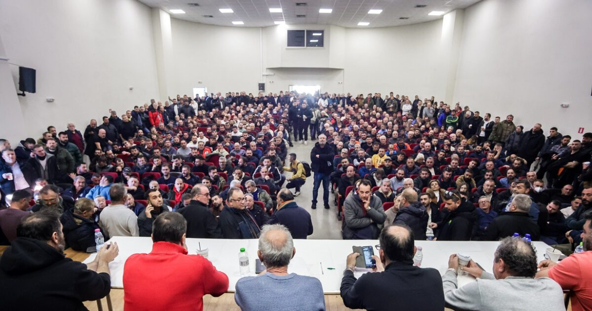 Αγρότες: Φτιάχνουν δύο επιτροπές για τη συνάντηση με τον Μητσοτάκη – Προειδοποιούν για κλιμάκωση χωρίς προηγούμενο αν δεν βγουν ικανοποιημένοι