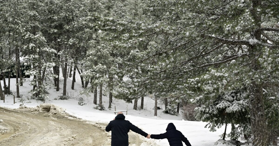 Καιρός: Ξεκινάει η ψυχρή εισβολή που θα φτάσει ακόμα και τους -10 βαθμούς – Χιόνια μέχρι το κύμα στην Πελοπόννησο και σε νησιά
