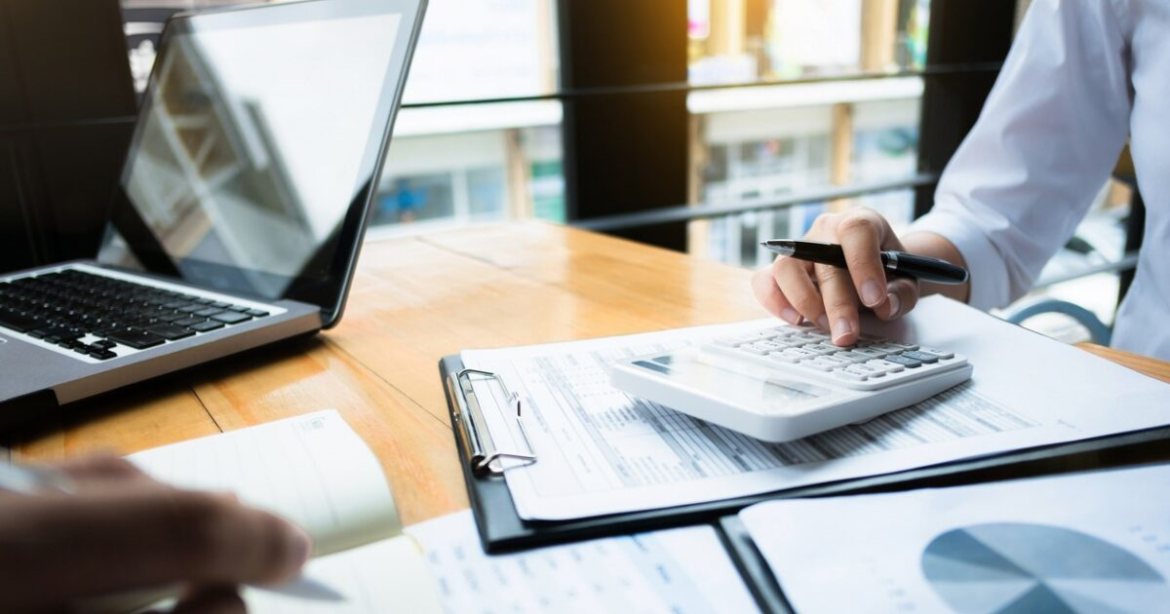 Φορολογικές δηλώσεις: Πότε ξεκινά η υποβολή τους, τι πρέπει να γνωρίζετε