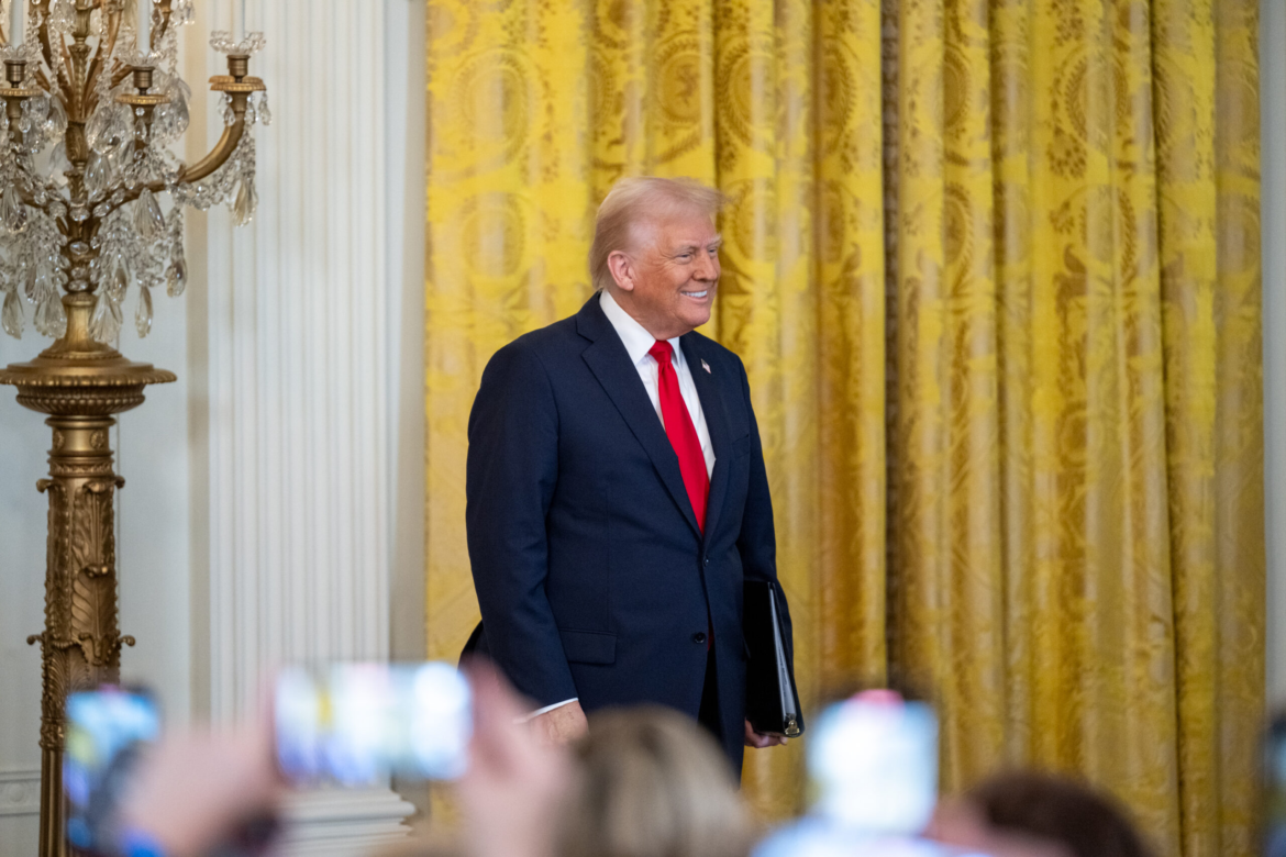 Μαρία Κορίνα Ματσάδο: Παρέδωσε το Νόμπελ Ειρήνης της στον Ντόναλντ Τραμπ – Η Συμβολική Χειρονομία στη Συνάντηση στον Λευκό Οίκο [Βίντεο]