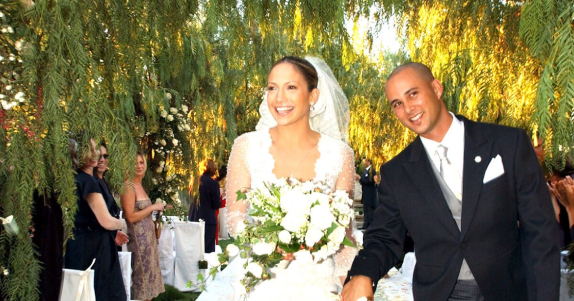 Valentino: Διάσημες νύφες που παντρεύτηκαν φορώντας τις δημιουργίες του