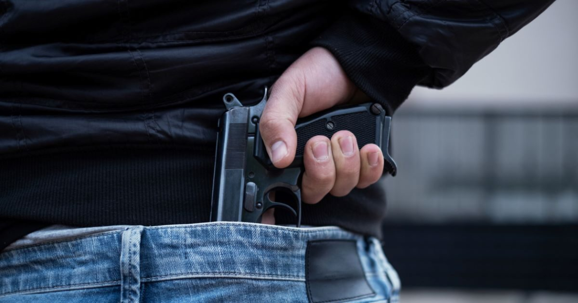 Ζάκυνθος: «Έδειχνε το πιστόλι στους μαθητές» – Οι μαρτυρίες και το μυστήριο με την ταυτότητα του όπλου που πήρε ο 14χρονος στο σχολείο