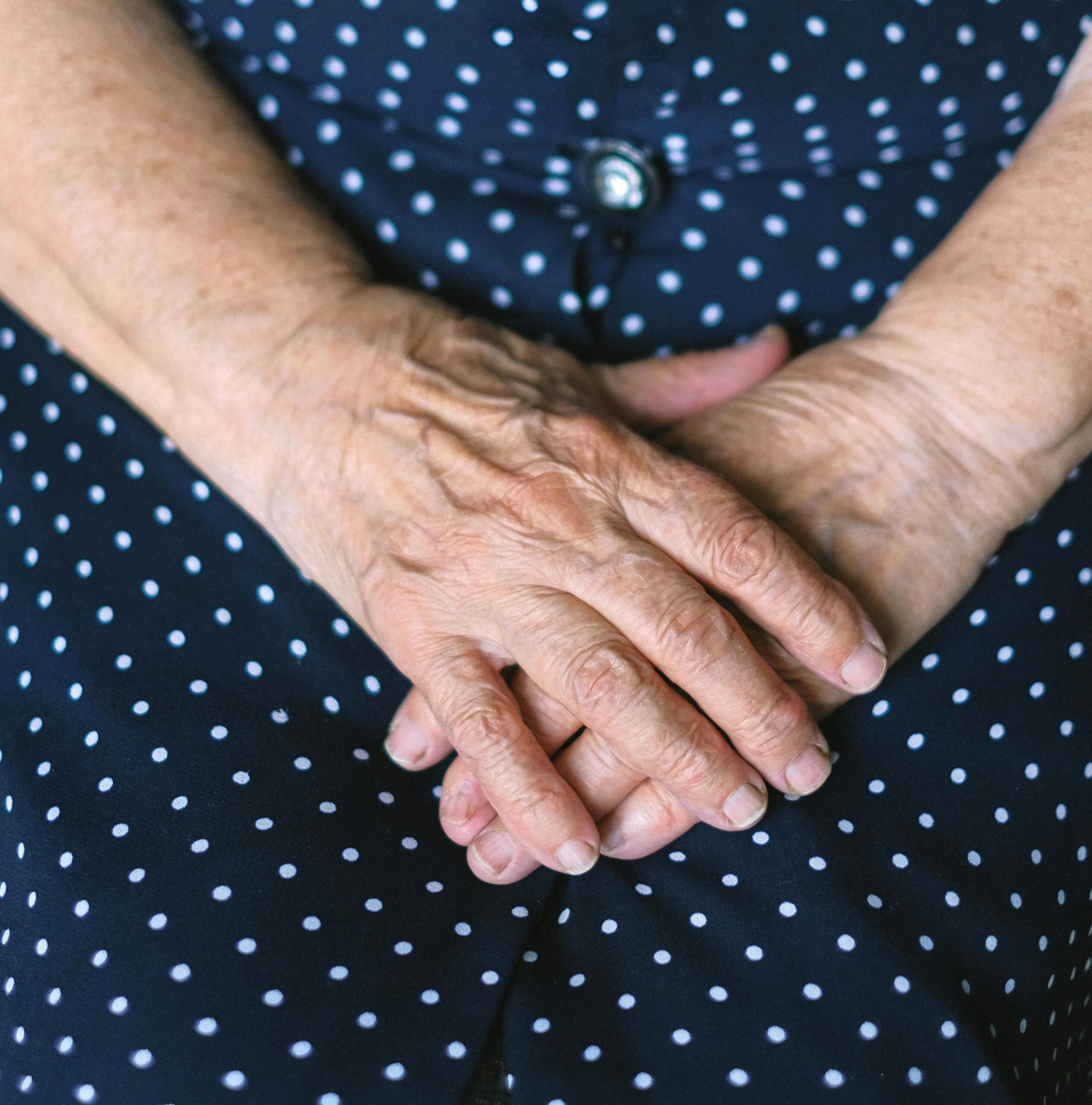 Μαραθώνας: Μαθητές του ΓΕΛ έσωσαν δύο ηλικιωμένους από διαμέρισμα που είχε τυλιχθεί στις φλόγες