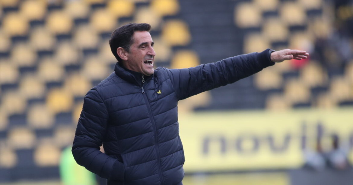 Άρης – Λεβαδειακός: Συνθήματα εναντίον Καρυπίδη και Χιμένεθ στο Βικελίδης