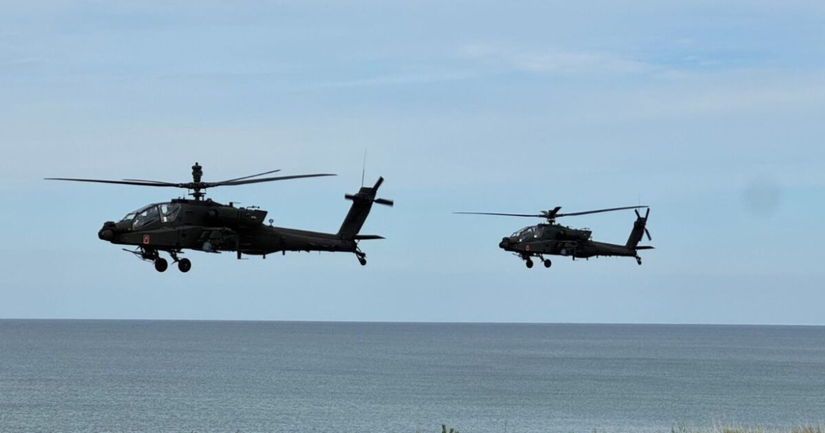 Αεροπορία Στρατού: Διαπρέπει το «πιλοτικό» ελικόπτερο Apache A+ με πραγματικές βολές μέρα και νύχτα