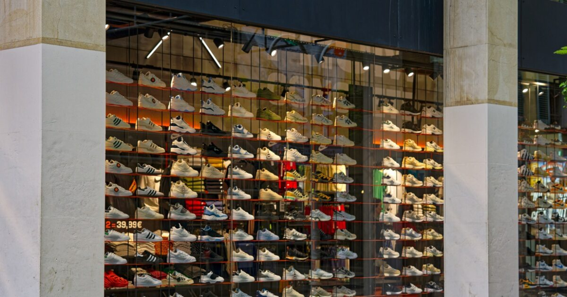 Γόνατο: Και τα φλατ παπούτσια μεταβάλλουν την ευθυγράμμιση, αλλά με διαφορετικό τρόπο σε σχέση με τα ψηλοτάκουνα