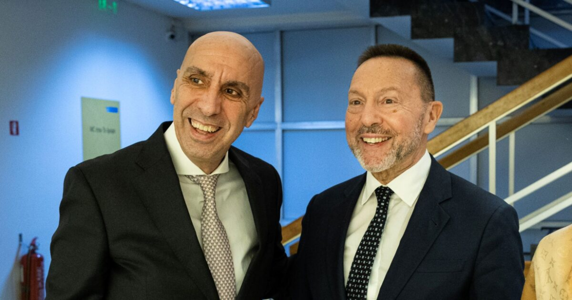 Στουρνάρας: Η ελληνική οικονομία διατηρεί την αναπτυξιακή δυναμική της με συνισταμένες την κατανάλωση και τις καθαρές εξαγωγές