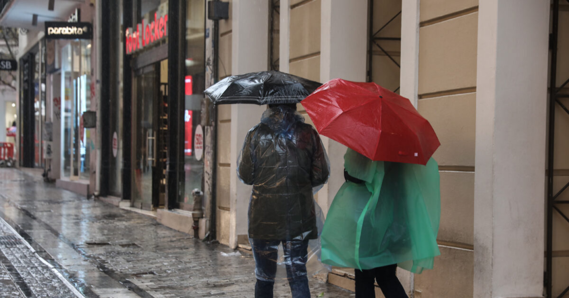 Καιρός: 48ωρη κακοκαιρία χτυπά με καταιγίδες, χιόνια και ανεμοστρόβιλους από το Σάββατο – Χάρτης με τις «κόκκινες» περιοχές