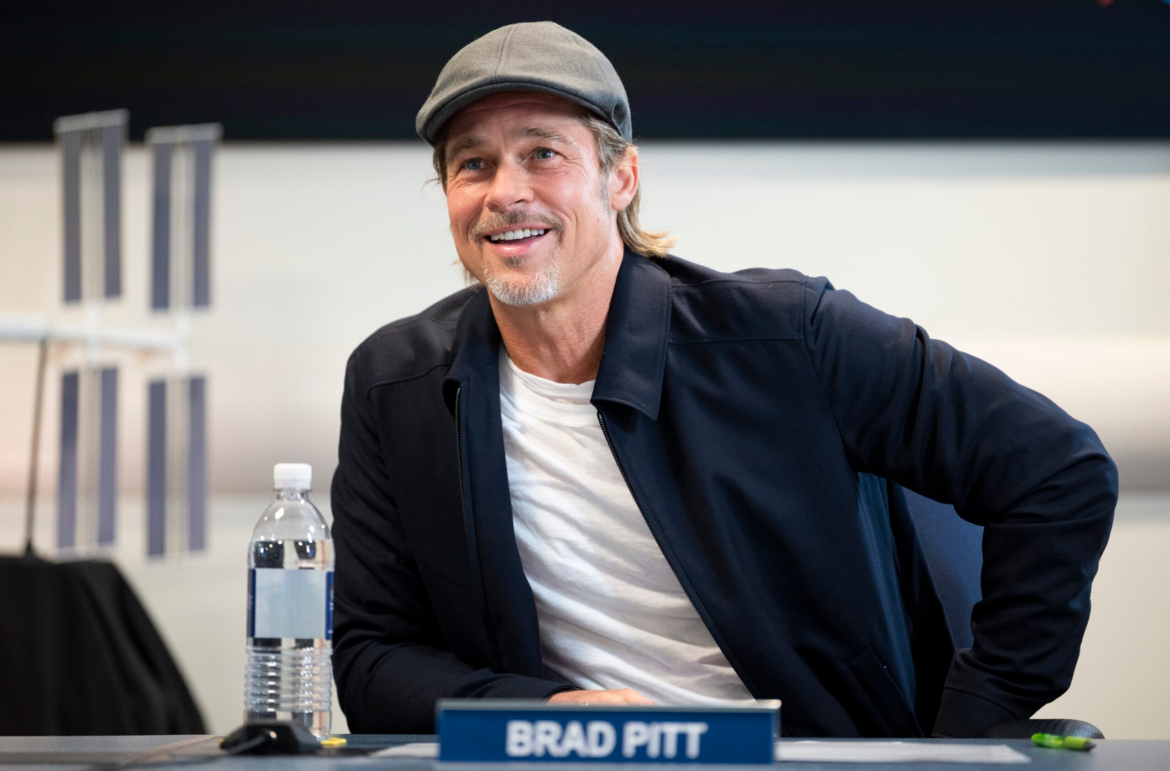 O Brad Pitt έρχεται στην Ελλάδα: Η Ύδρα Μετατρέπεται σε Χολιγουντιανό Σκηνικό για τη Νέα Ταινία “The Riders” [Βίντεο]