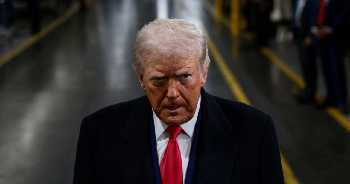 Ντόναλντ Τραμπ: «Στέλνω τεράστια αρμάδα στο Ιράν – Θα δούμε τι θα συμβεί»