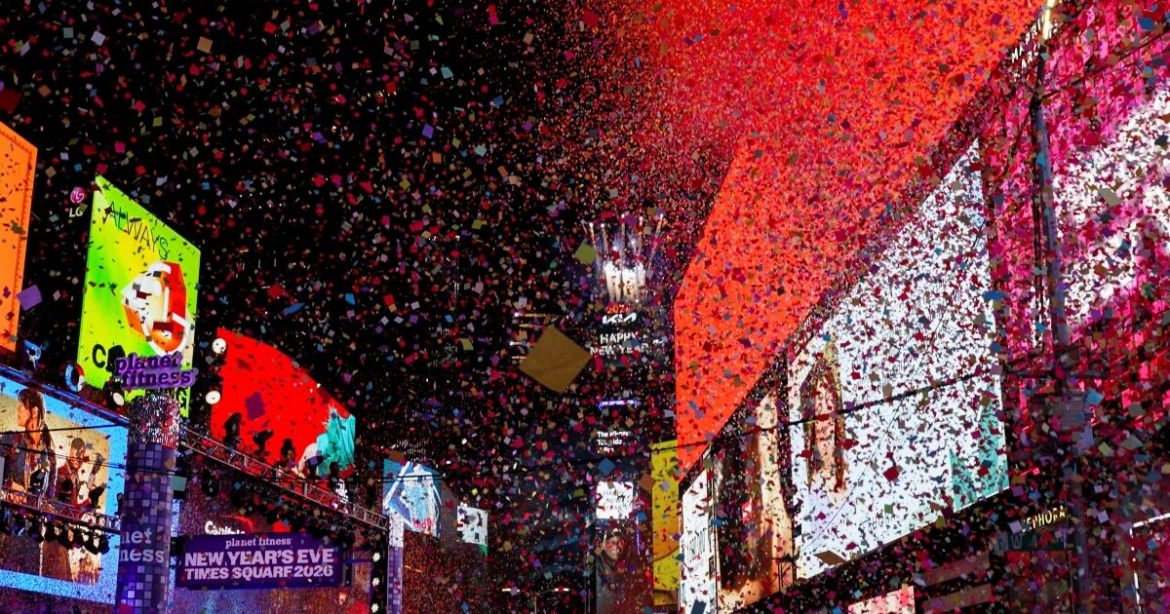 O πλανήτης υποδέχτηκε το 2026: Πυροτεχνήματα και εντυπωσιακά σόου σε κάθε άκρη της Γης