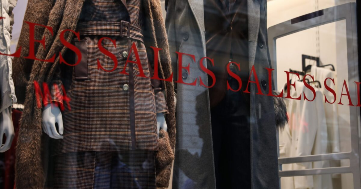 Χειμερινές εκπτώσεις 2026: Τελευταίες ημέρες προσφορών, με ευκαιρίες για καταναλωτές και εμπόριο