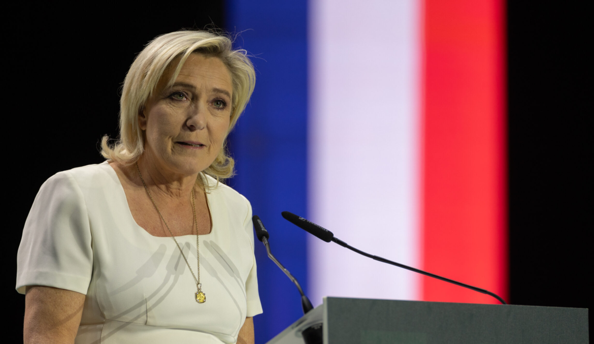 Marine Le Pen: «Δεν Θα Κατέβω για Πρόεδρος με Ηλεκτρονικό Βραχιολάκι» – Η Δήλωση που Ανατρέπει τις Εκλογές 2027 στη Γαλλία