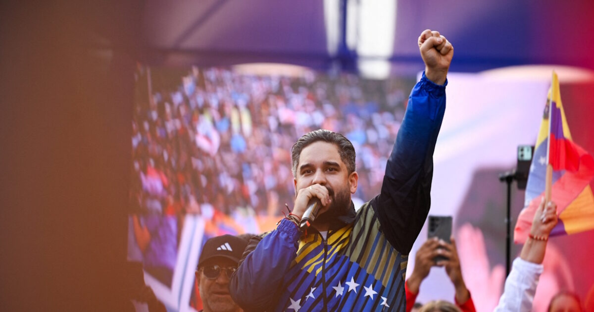 Βενεζουέλα: Την επιστροφή του Νικολάς Μαδούρο ζητούν χιλιάδες διαδηλωτές