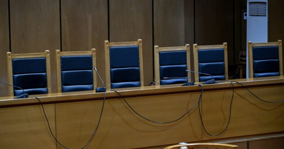 Θεσσαλονίκη: 12 μήνες με αναστολή στην 57χρονη που δάγκωσε το αυτί του συντρόφου της για μια γάτα