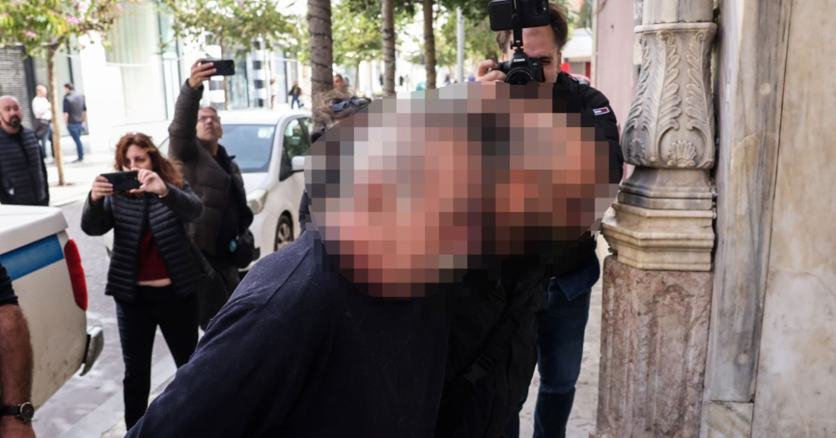 Ηράκλειο: Στο δωμάτιο του δράστη βρέθηκαν τα κλειδιά του αυτοκινήτου για τα οποία έγινε η στυγερή αδελφοκτονία