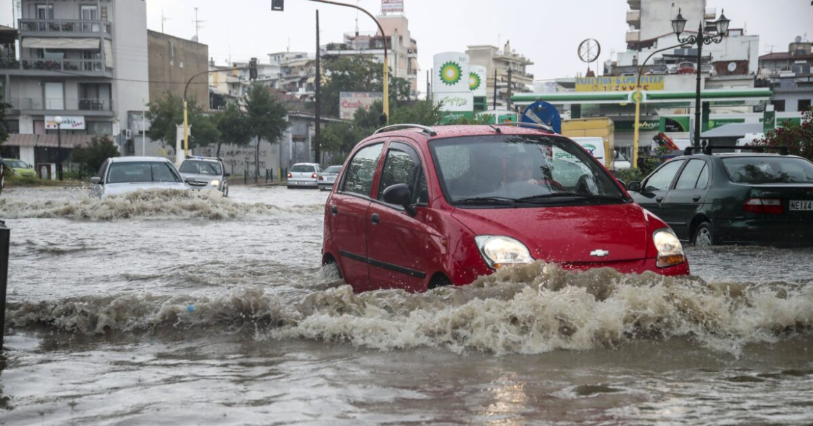 Κακοκαιρία: Μήνυμα του 112 για το Βόρειο Αιγαίο – «Προσοχή στις μετακινήσεις σας μέχρι το πρωί της Δευτέρας»