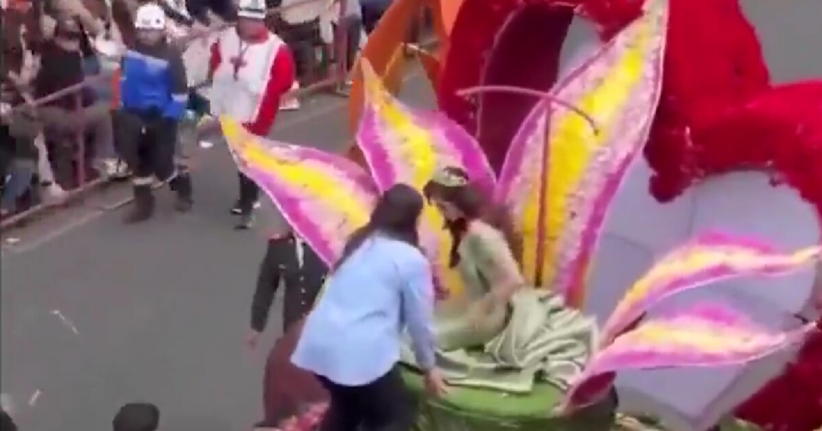 Εκουαδόρ: Η Μις Υφήλιος κατέρρευσε την στιγμή που βρισκόταν πάω σε άρμα σε φεστιβάλ