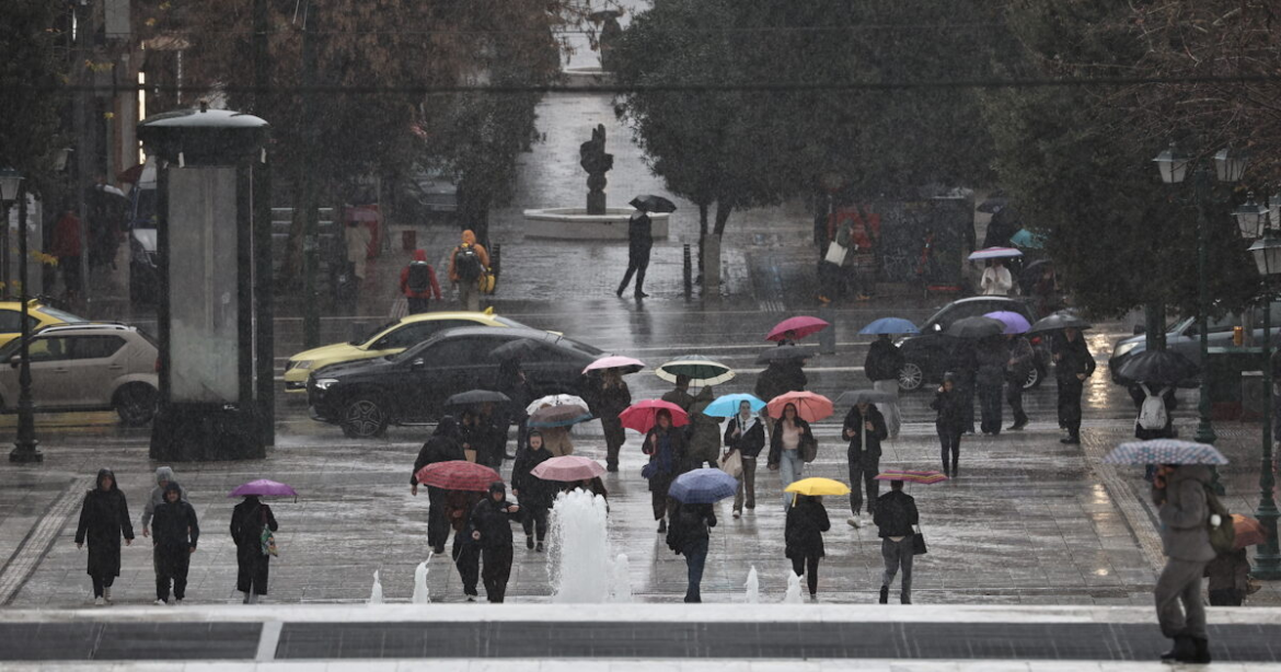 Καιρός: Έρχεται πιθανή σπασμένη «γραμμή λαίλαπας» την Παρασκευή – Ισχυρές βροχές και στην Αττική το Σάββατο