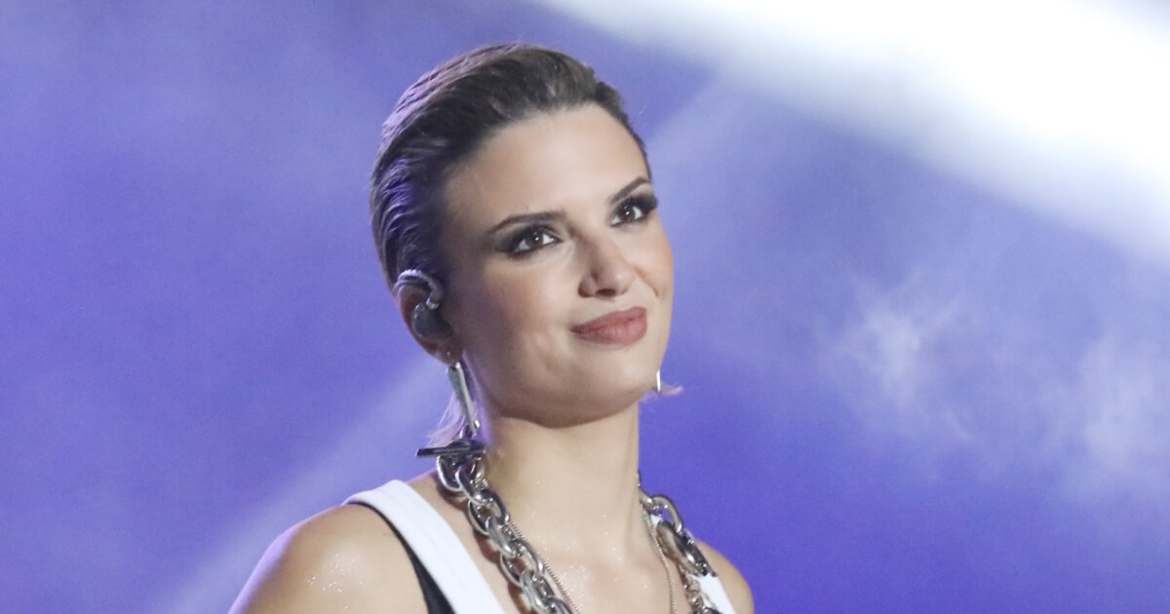 Κατερίνα Λιόλιου: Έβαλε τα κλάματα στην πίστα την ώρα που ερμήνευε το τραγούδι «Λογαριασμός»