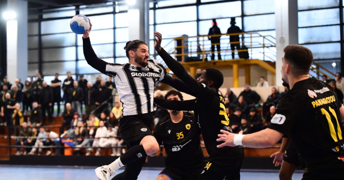 Handball Premier: Ο ΠΑΟΚ ισοφάρισε την ΑΕΚ στη λήξη αλλά η Ένωση έχει προβάδισμα για τη δεύτερη θέση