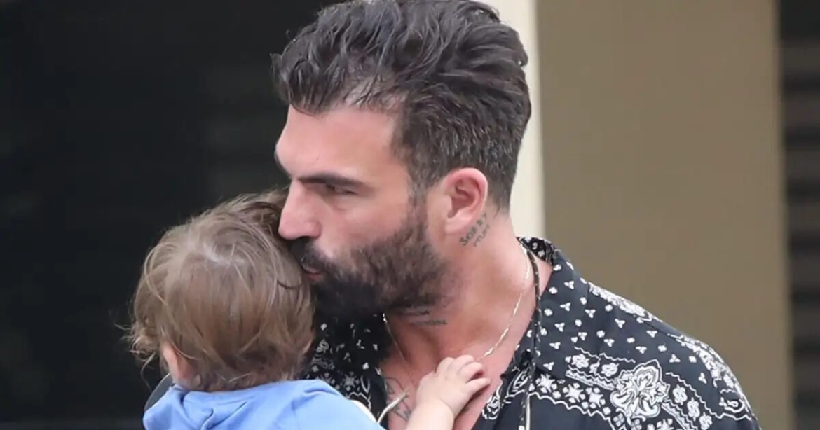 «Λιώνει» ο Δημήτρης Αλεξάνδρου με τον γιο του, Πάρη: Είναι το αυτοκολλητάκι μου