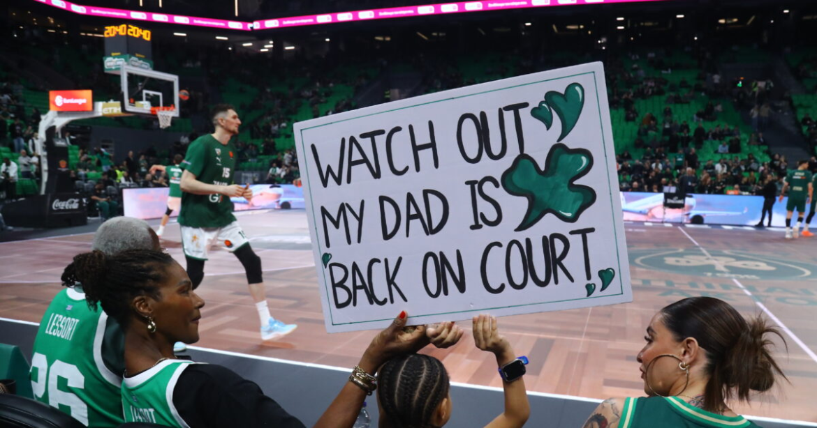 Φοβερό μήνυμα από τον γιο του Ματίας Λεσόρ: «Προσοχή, ο μπαμπάς μου επέστρεψε»