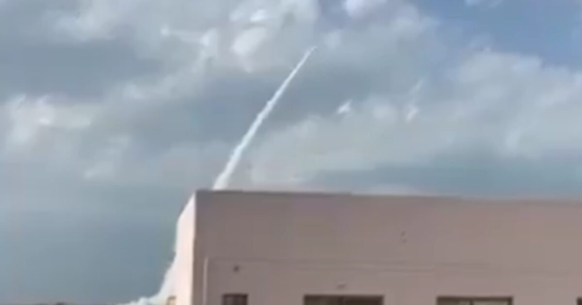 NYT: Βαλλιστικοί πύραυλοι εκτοξεύτηκαν από το Μπαχρέιν προς το Ιράν – Η πρώτη αμερικανική επίθεση από χώρα του Κόλπου