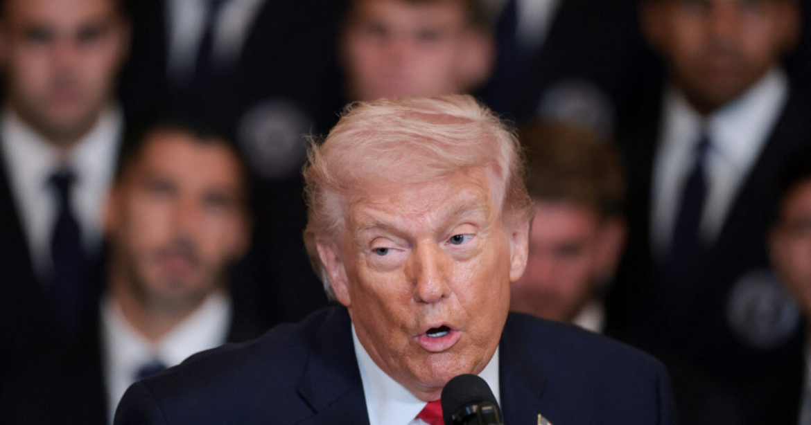 Τραμπ: Νέα έκκληση για διεθνή αποστολή πλοίων στα Στενά του Ορμούζ για να μείνουν ανοιχτά