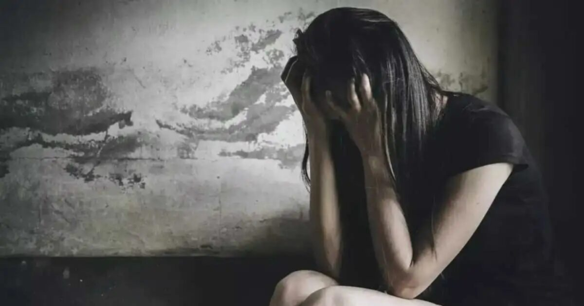 Χανιά: 17χρονη κατήγγειλε ομαδικό βιασμό από 5 άτομα – 10 συλλήψεις, ανήλικος βιντεοσκοπούσε την πράξη