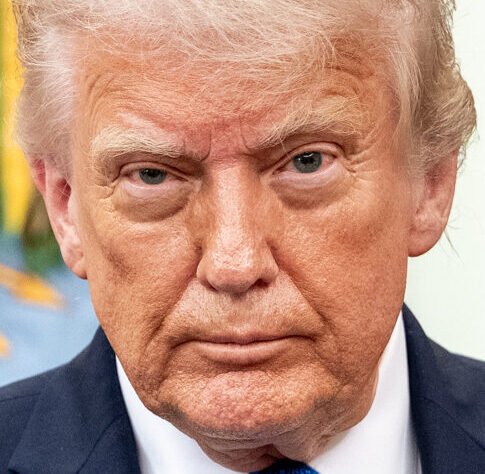 Τραμπ: «Το Ιράν θέλει εκεχειρία, αλλά οι όροι δεν είναι αρκετά καλοί» – Νέες επιθέσεις στο Χαργκ Άιλαντ και κλείσιμο του Στενού του Ορμούζ κλιμακώνουν τον πόλεμο