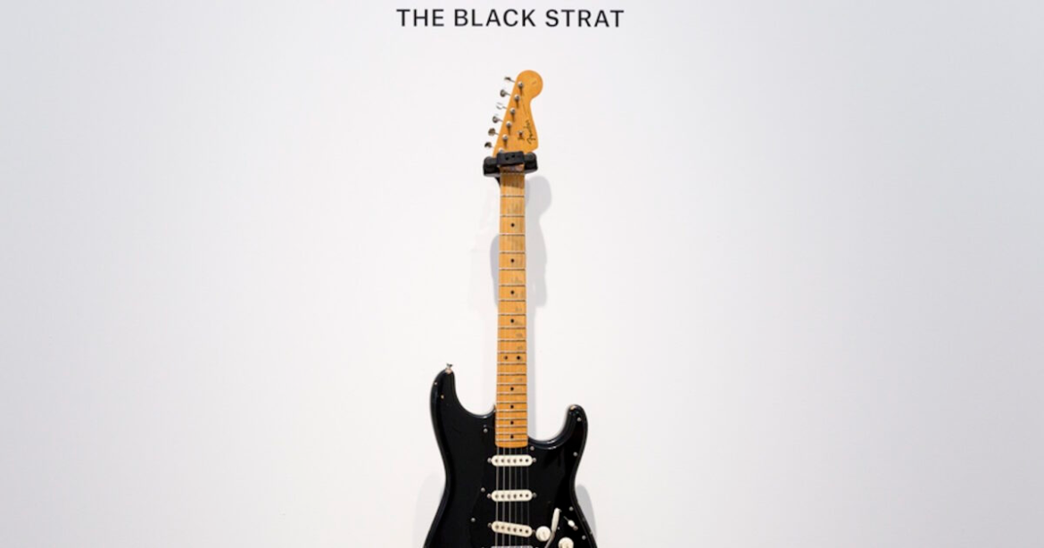 Η θρυλική «Black Strat» του Ντέιβιντ Γκίλμορ έγινε η πιο ακριβή κιθάρα που πουλήθηκε σε δημοπρασία