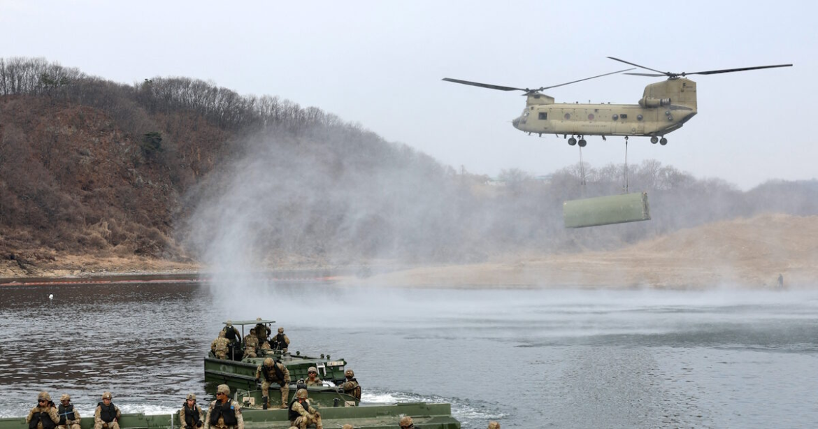 Ο στρατός των ΗΠΑ δεν ετοιμάζει εισβολή στην Κούβα λέει ο στρατηγός Φράνσις Ντόνοβαν