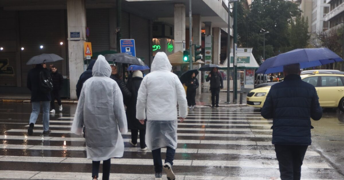 Καιρός σήμερα: Καταιγίδες, ισχυροί άνεμοι και χιόνια στα ορεινά