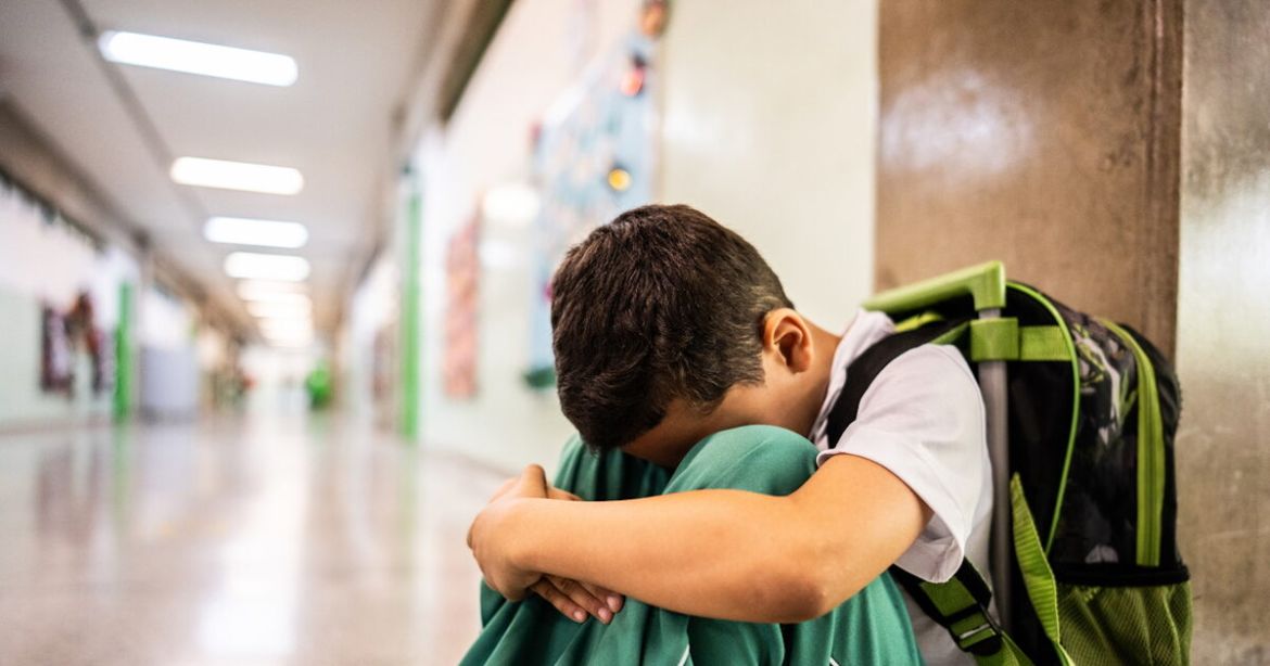 Πάτρα: Συνελήφθη 16χρονος που γρονθοκόπησε 9χρονο μαθητή δημοτικού – Είχε στην κατοχή του μαχαίρι