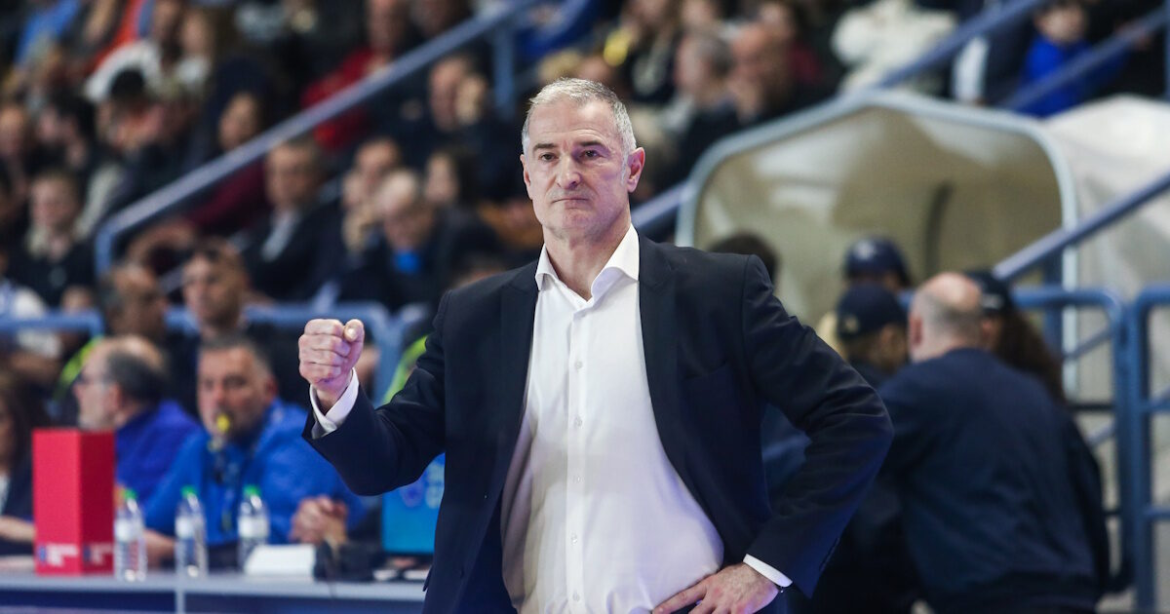 Ένταση μεταξύ Μάρκοβιτς και οπαδού: «Είπε 10 φορές στον Νικολαΐδη γ@@@ τη μάνα σου, ζήτα συγγνώμη από το παιδί τουλάχιστον»